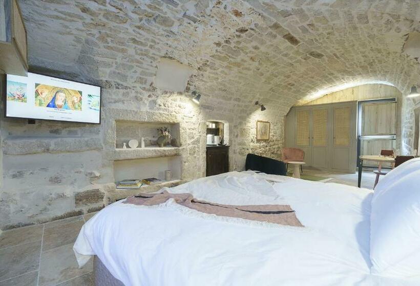 ペンション Les Confidentielles