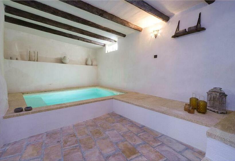 ペンション Les Confidentielles