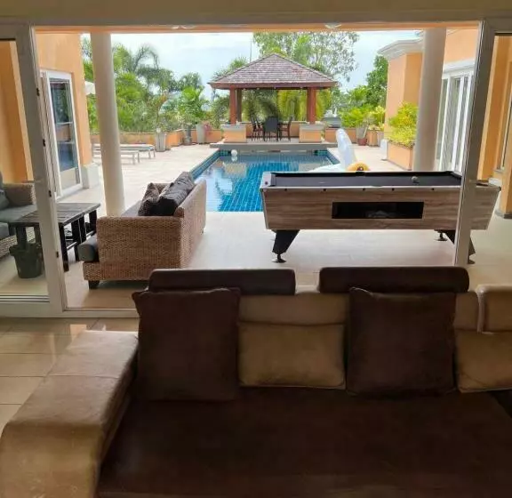 Sanook Villa 4br Super Luxury Pool Villa, Bbq, Pool Table, Karaoke