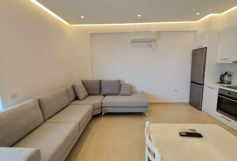 Sea And City View Apartment