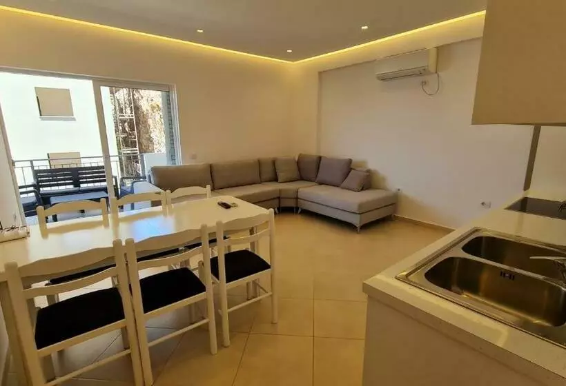 Sea And City View Apartment