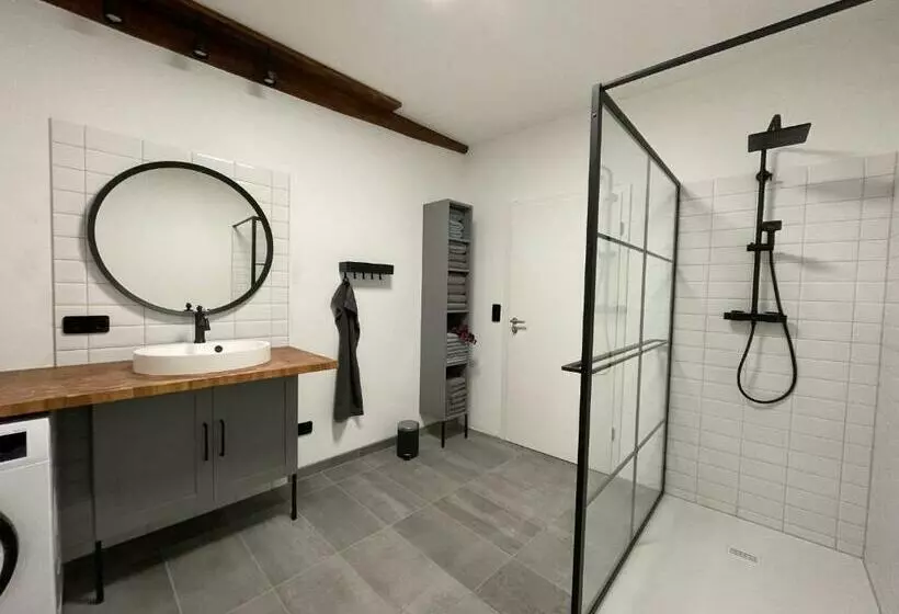 Stilvolle, Zentrale Ferienwohnung Bocksbruecke Mit Parkplatz