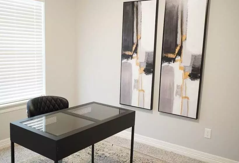 The Cosmopolitan Modern, Cozy, New 3bedroom Home