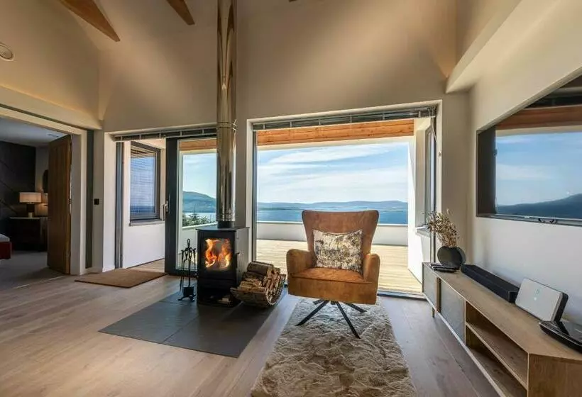 Tidal Reach Dunhallin