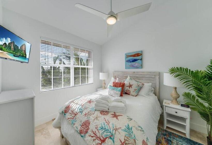 Resort Bahama Beach Club