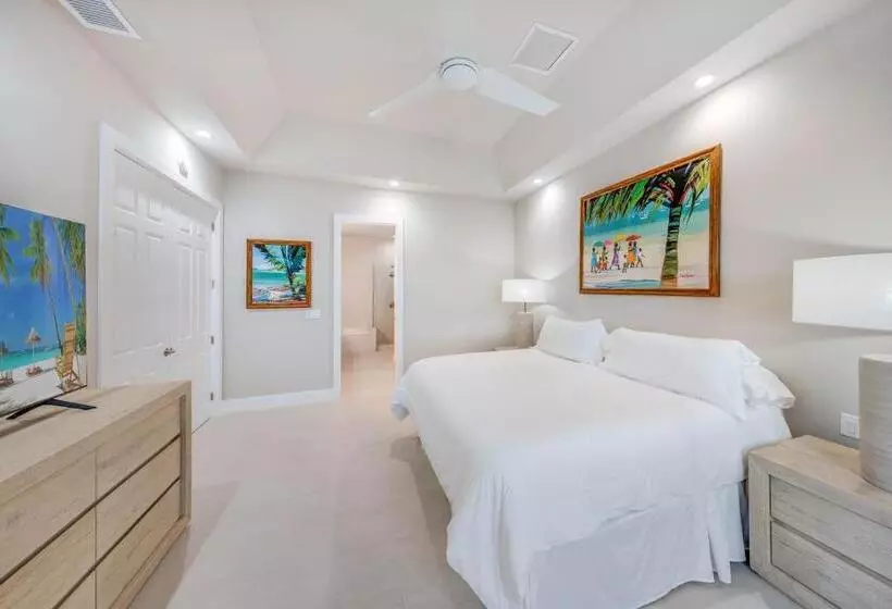 استراحتگاه Bahama Beach Club