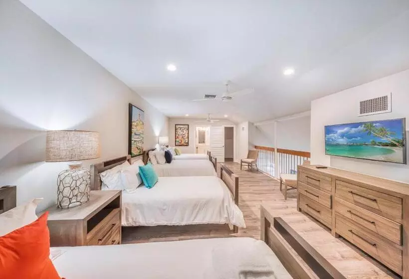استراحتگاه Bahama Beach Club