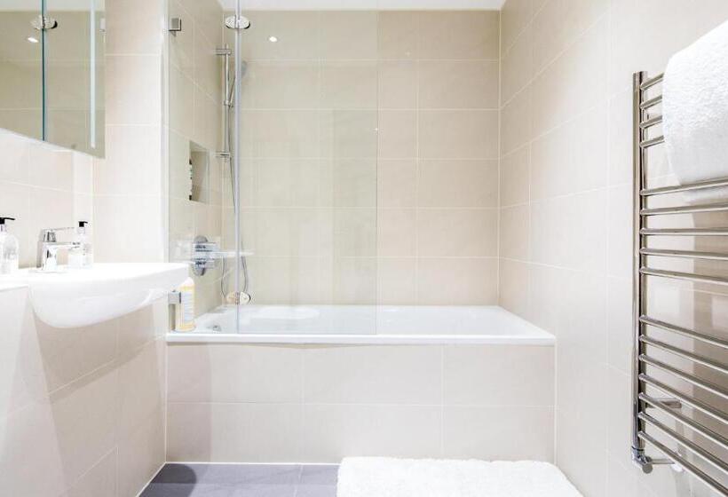 The Gatsby Luxury Apartment