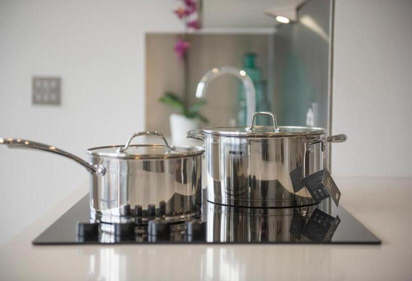 The Gatsby Luxury Apartment