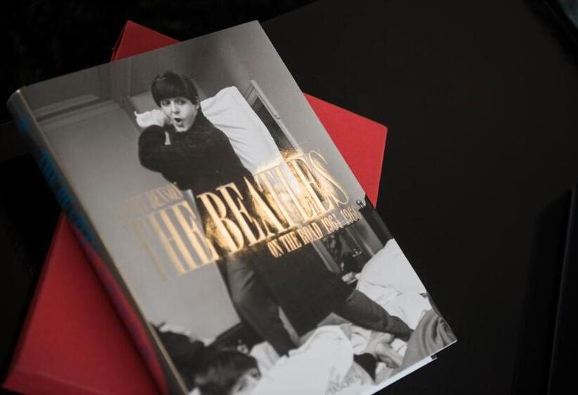 The Gatsby Luxury Apartment