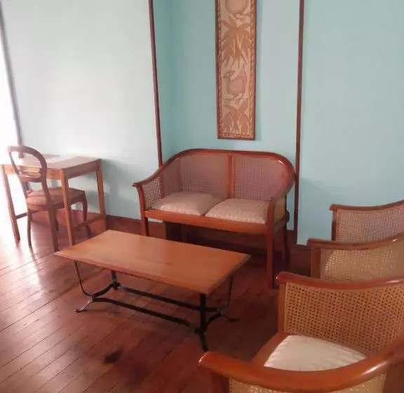 تختخواب و صبحانه Le Manoir