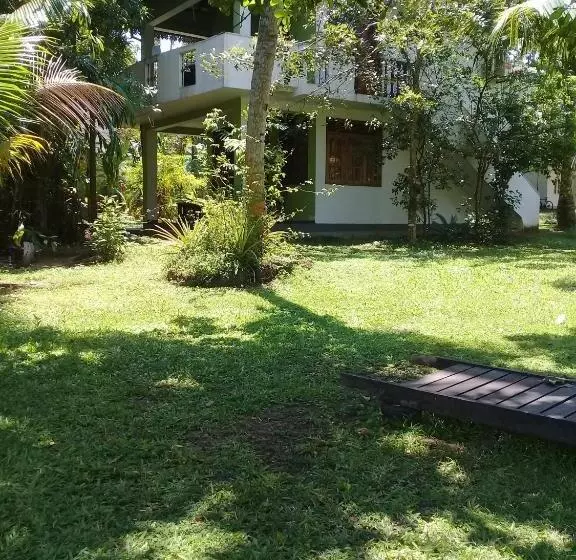 Aamiaismajoitus (B&B) Madampa Ganga Villa