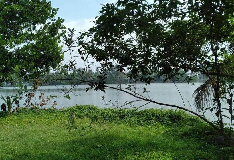 민박 Madampa Ganga Villa