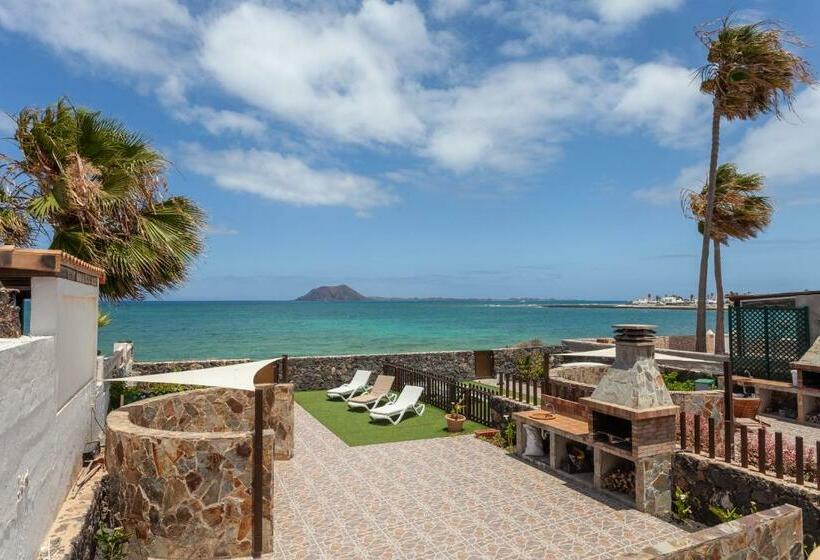Villa Gran Marina Beachfront Corralejo By Holidays Home