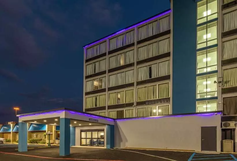 ホテル Super 8 By Wyndham Laredo