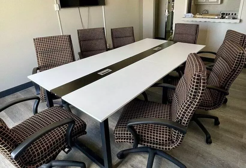 ホテル Super 8 By Wyndham Laredo