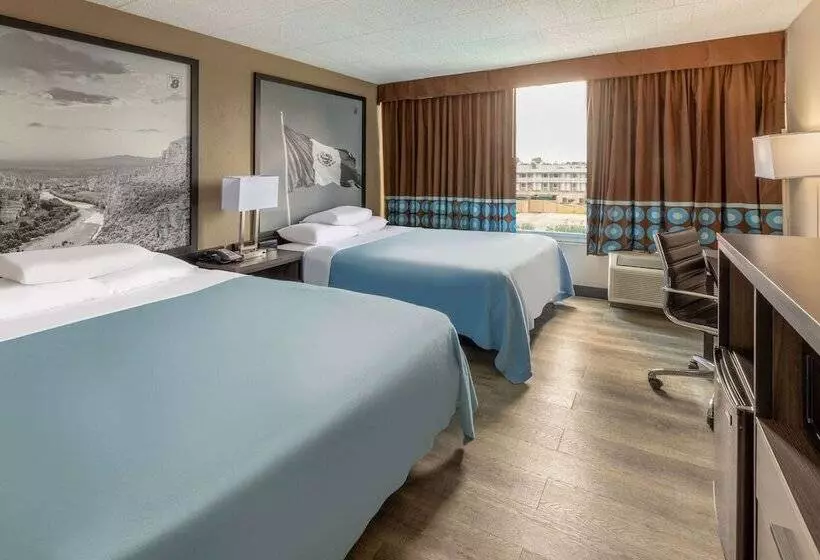 ホテル Super 8 By Wyndham Laredo