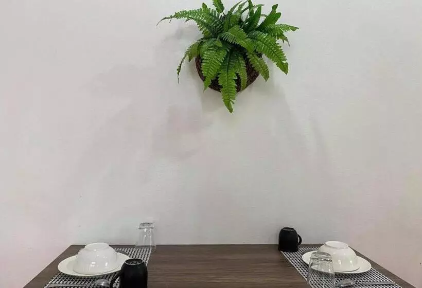 ペンション 1 Bedrooms Cozy Entire House Near Bangtao Beach Free Wifi