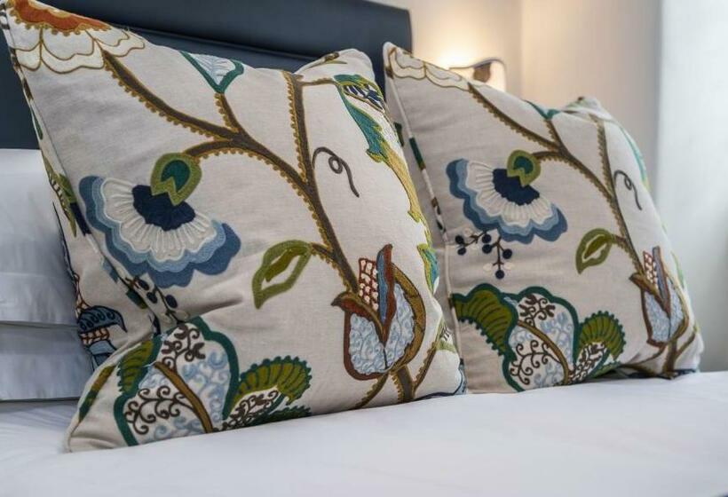 The Sherborne Cottage