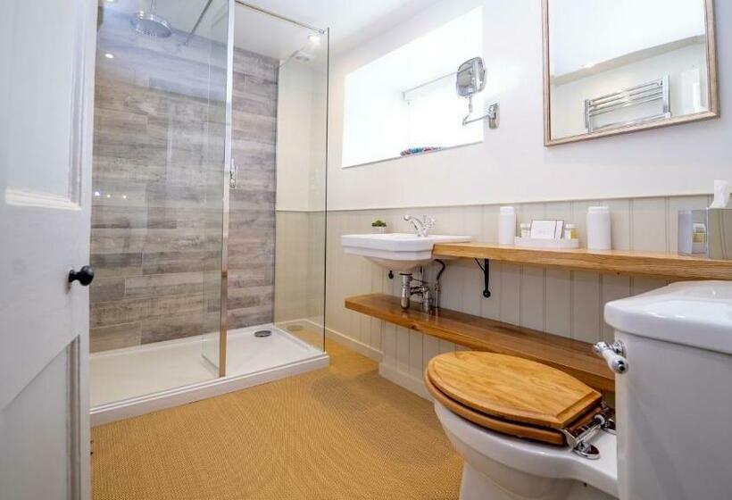 The Sherborne Cottage