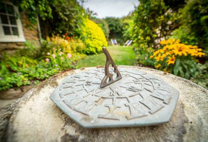 The Sherborne Cottage