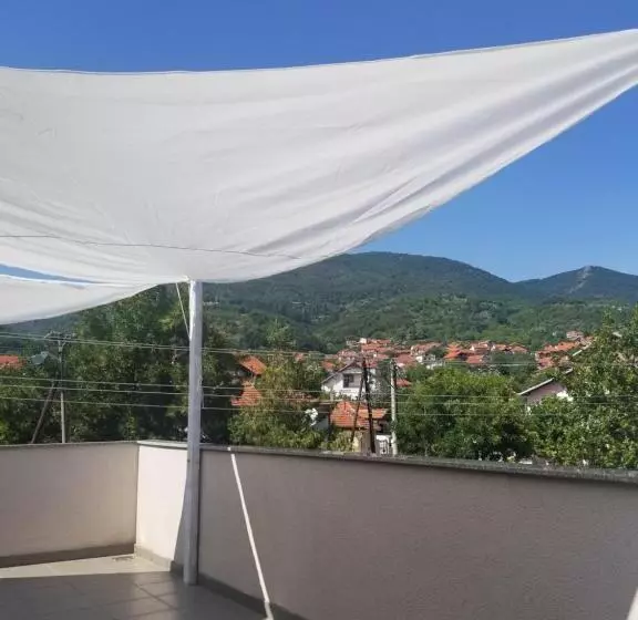 Vila Lola