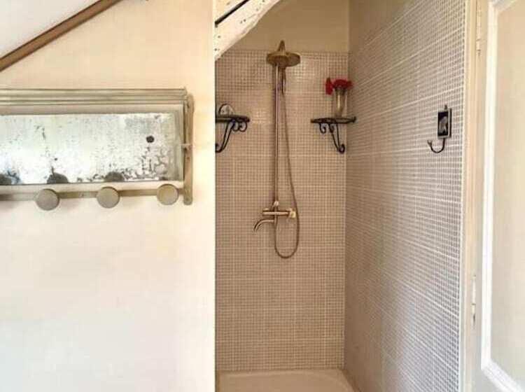 تختخواب و صبحانه Auberge La Maison B