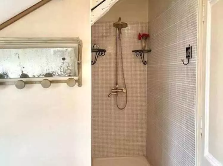 ベッドアンドブレックファースト Auberge La Maison B