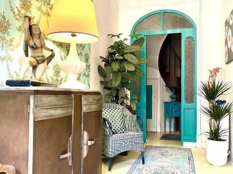 تختخواب و صبحانه Auberge La Maison B