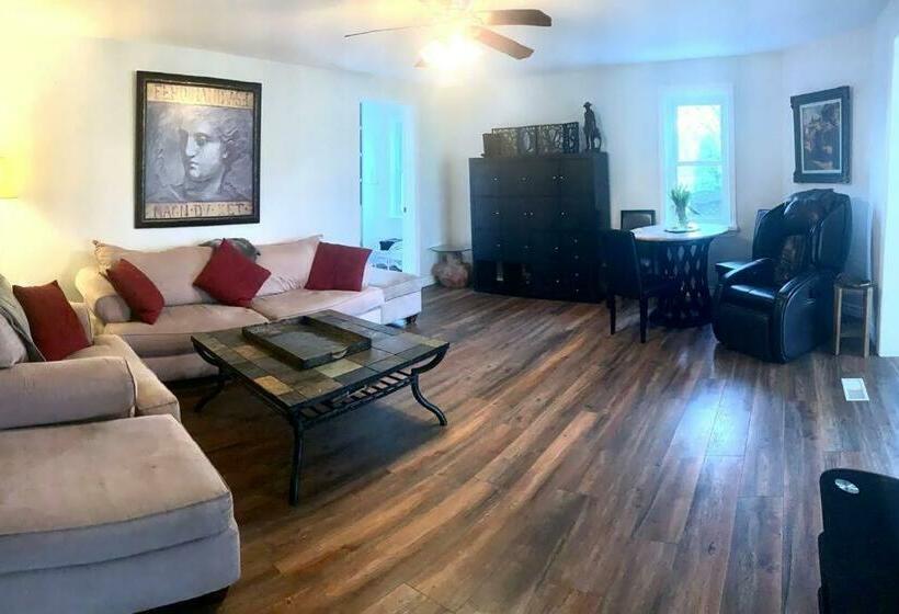 Hilton Valley Guest House