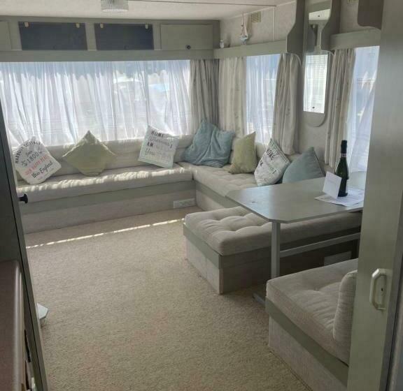 Hollie’s Hemsby Holidays   Static Caravan