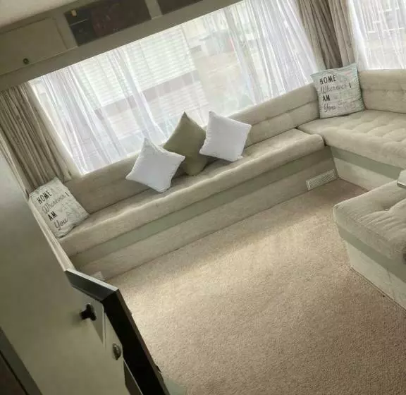Hollie’s Hemsby Holidays   Static Caravan