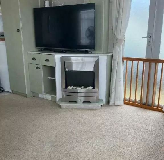 Hollie’s Hemsby Holidays   Static Caravan
