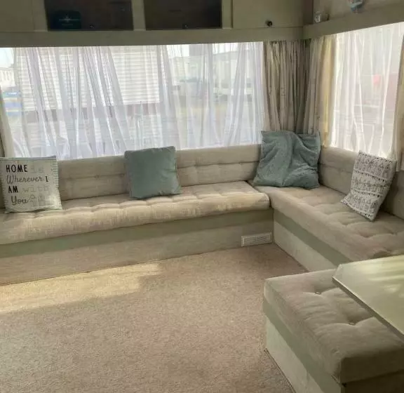 Hollie’s Hemsby Holidays   Static Caravan