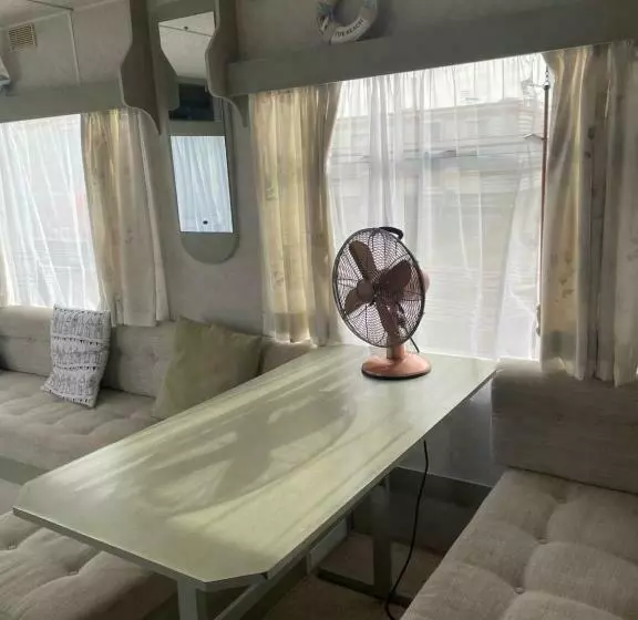 Hollie’s Hemsby Holidays   Static Caravan