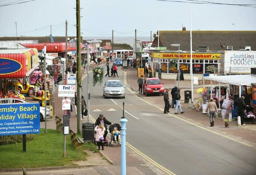 Hollie’s Hemsby Holidays   Static Caravan