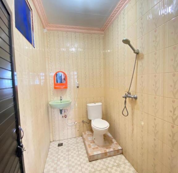 بنسيون Damien Arico Surf Camp Nias