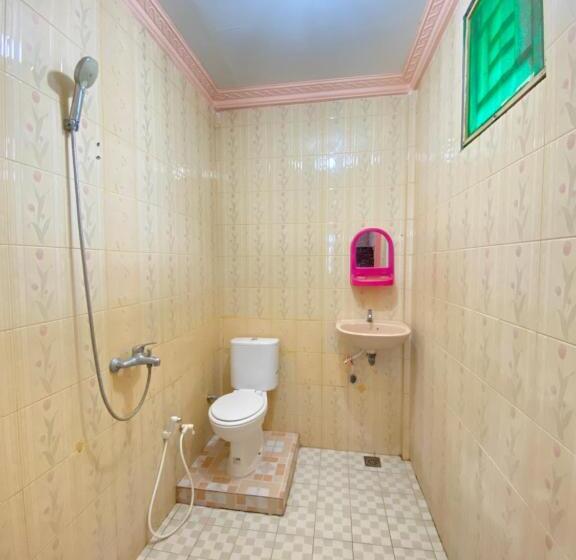 بنسيون Damien Arico Surf Camp Nias