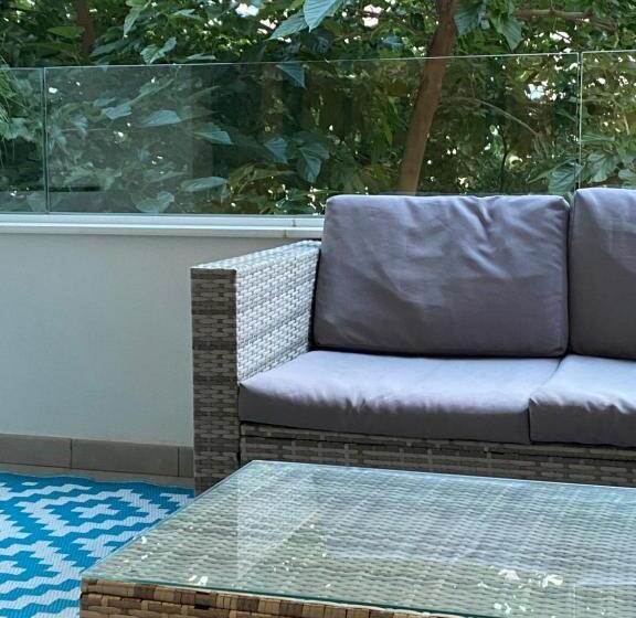 New 3 Bed Apartment Estepona Town With Pool