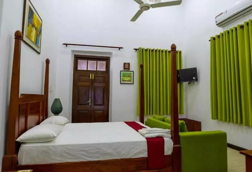 پانسیون Flamingo Villa