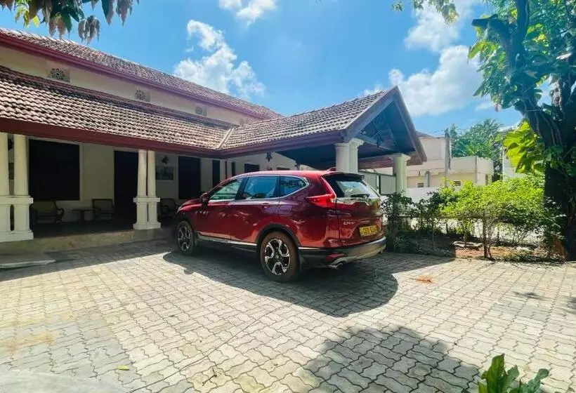 پانسیون Flamingo Villa