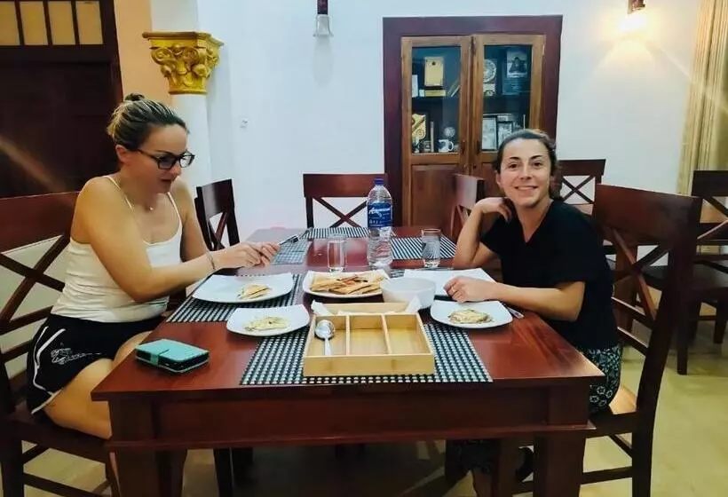 پانسیون Flamingo Villa