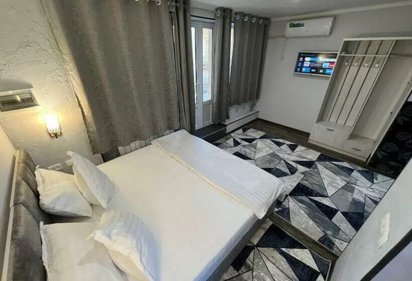 ペンション Nemo Guest House With Free Pool