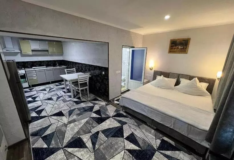 ペンション Nemo Guest House With Free Pool