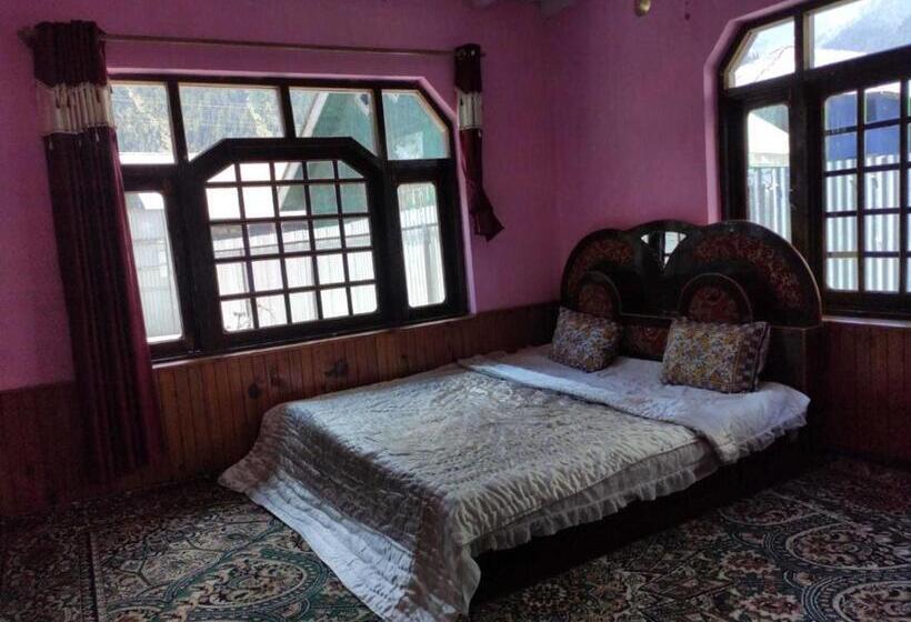 پانسیون Pop Loan Homestay