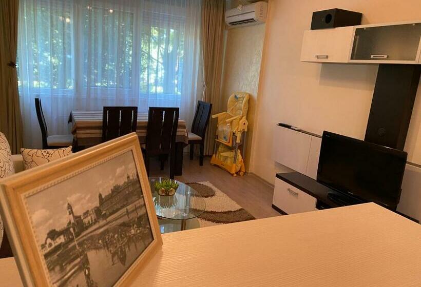 Sea Garden Apartment In Burgas