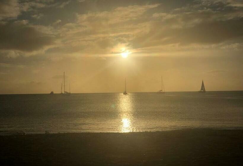 Harbour Breeze Villa