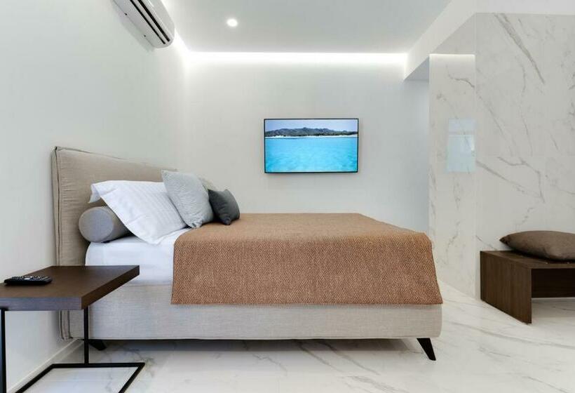 پانسیون The Crown Black And White Rooms