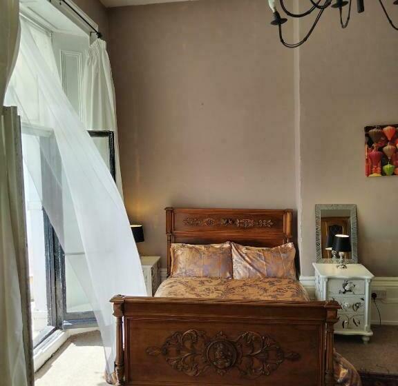 Sea View Studio Flat With Balcony, Parking