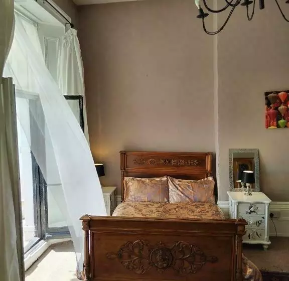 Sea View Studio Flat With Balcony, Parking